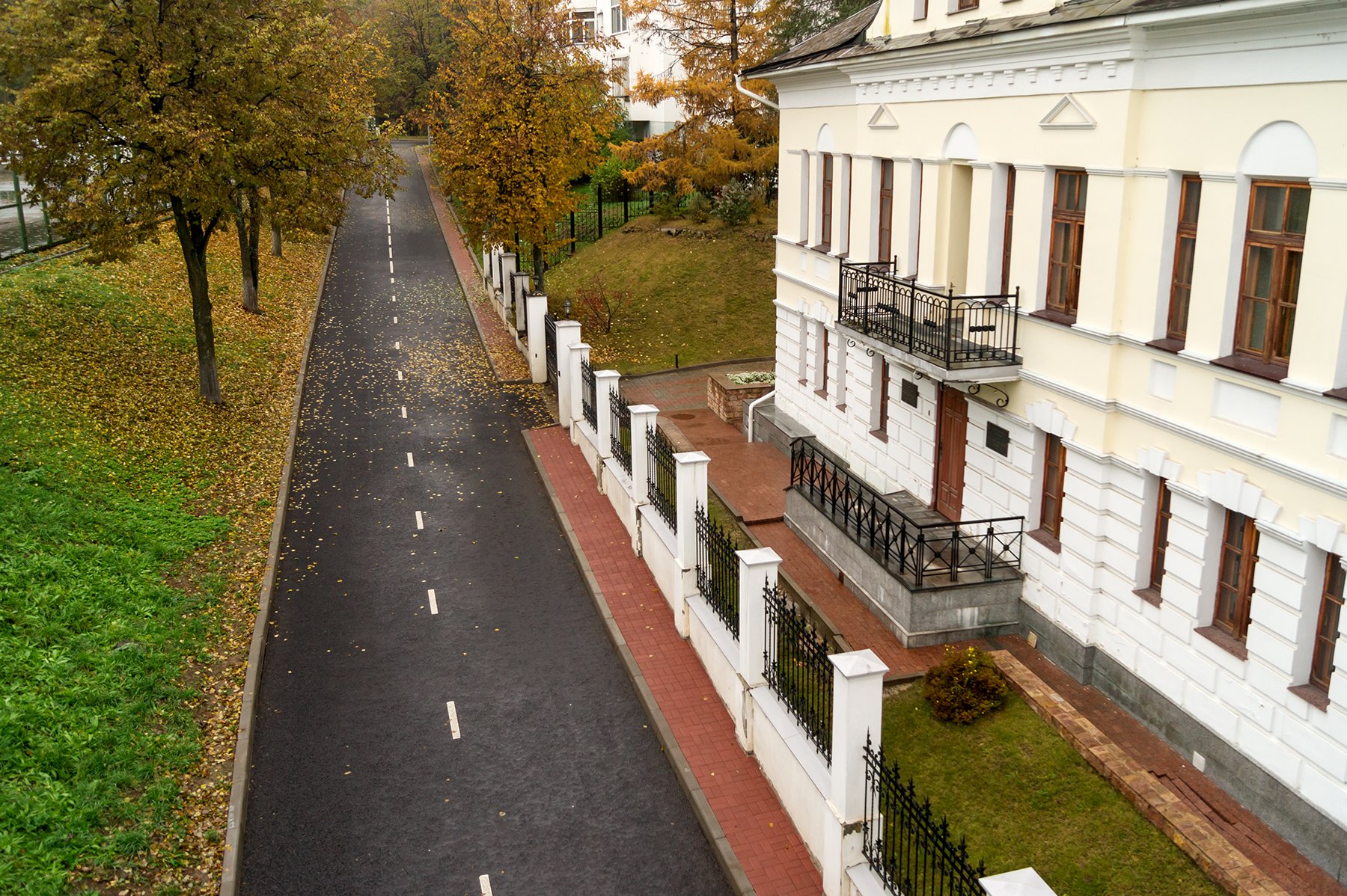 Фото ул ярославская. Ярославль улицы. Красивые улицы Ярославля. Ярославль улочки. Переулки Ярославля.