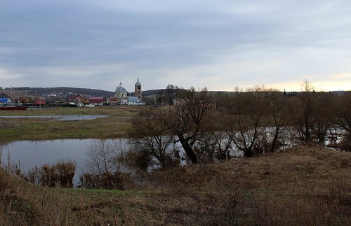 вечер апреля ( с видом на село Троицкое )