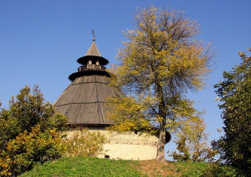 Покровская башня во Пскове